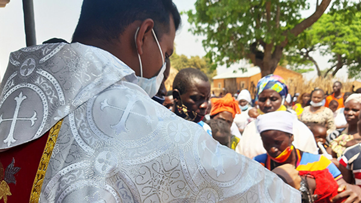 AFRICA MISSIONARIES AID TO THE CHURCH IN NEED