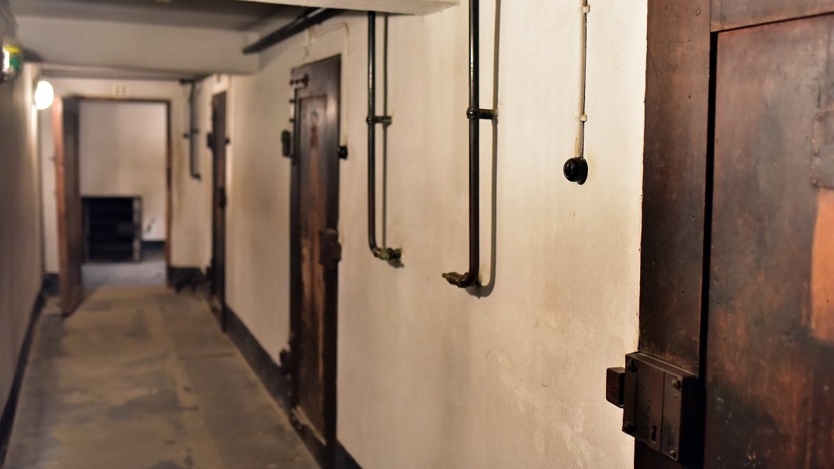 Auschwitz cells