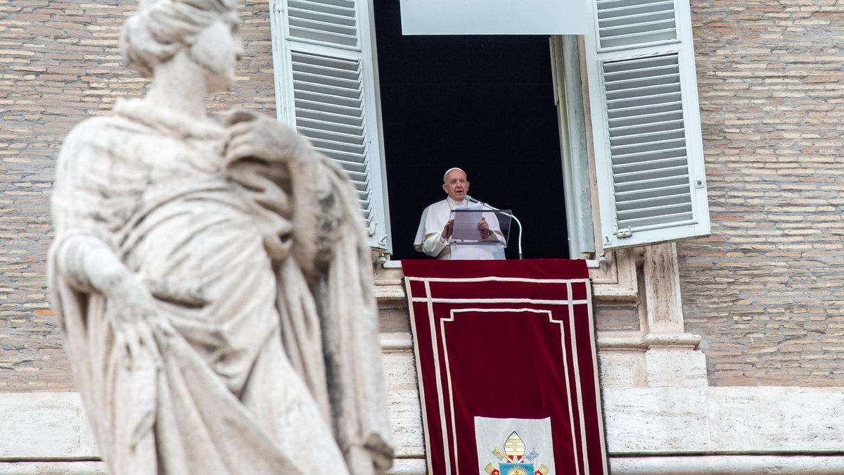 WEB2-AMPAJ0621-POPE-FRANCIS-ANGELUS-Antoine-Mekary-ALETEIA-AM_3928.jpg
