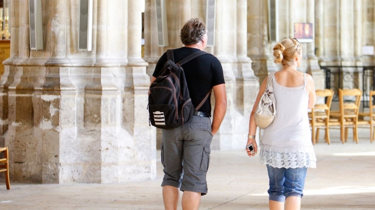 WEB2-CHURCH-TOURIST-Fred-de-Noyelle-Godong.jpg