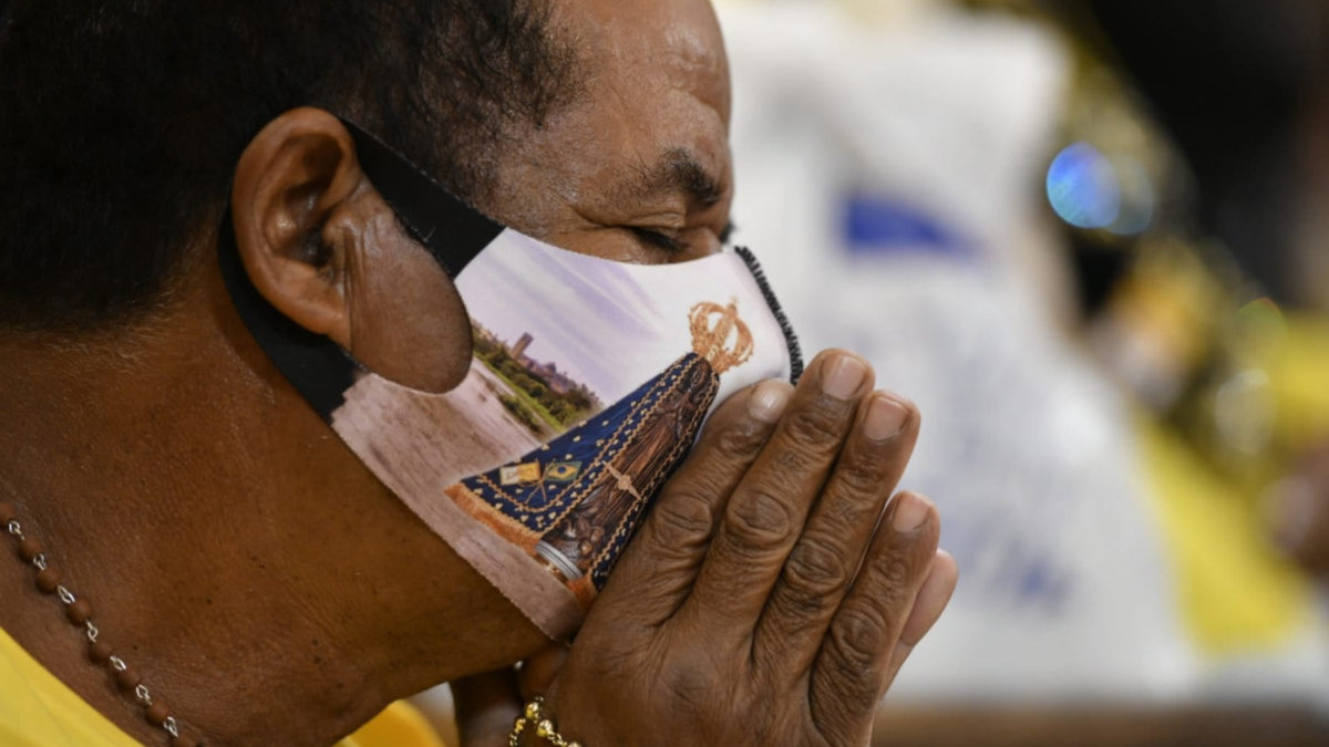 Católicos do Brasil visitam Aparecida
