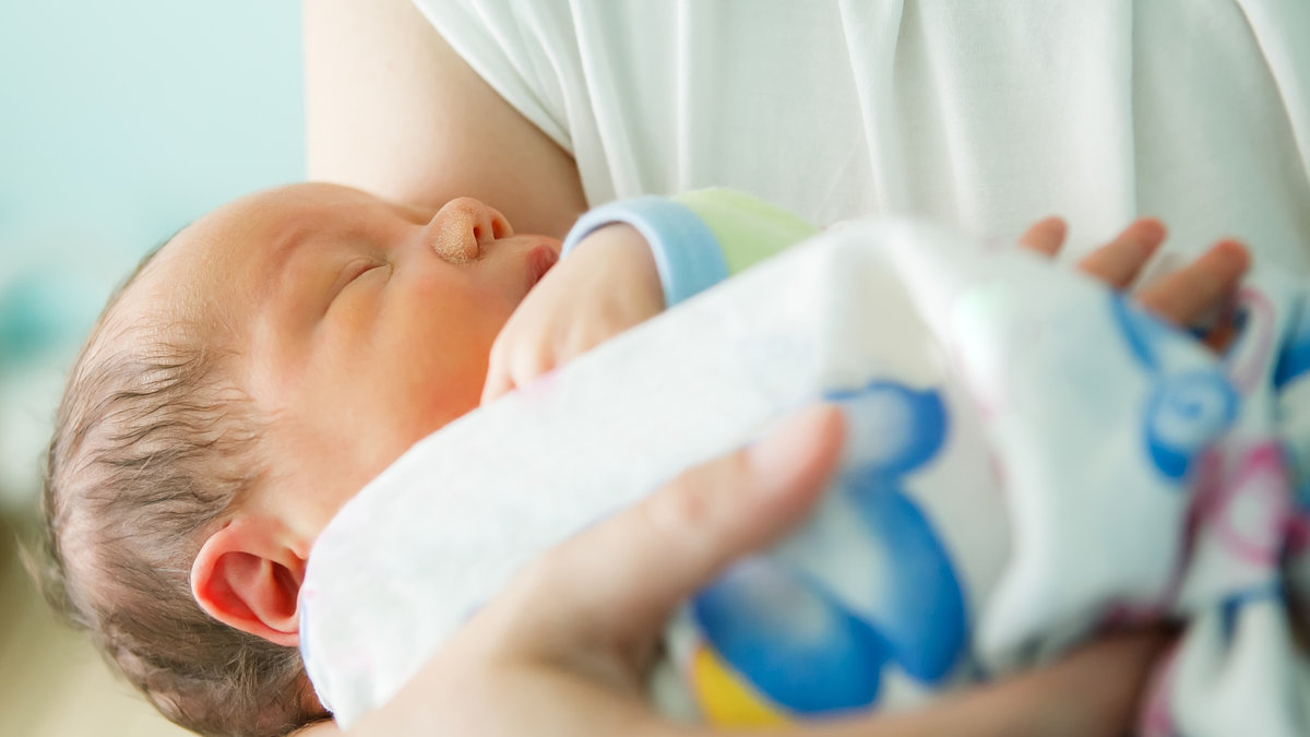 NEWBORN, MUM