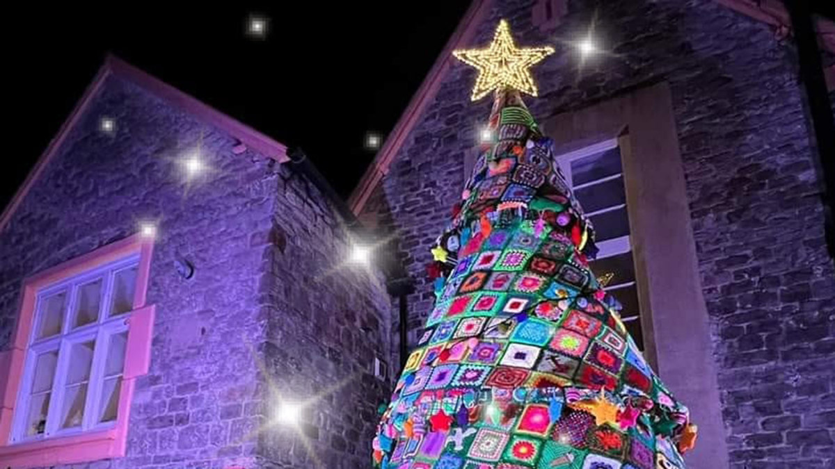 APPLEDORE CHRISTMAS TREE