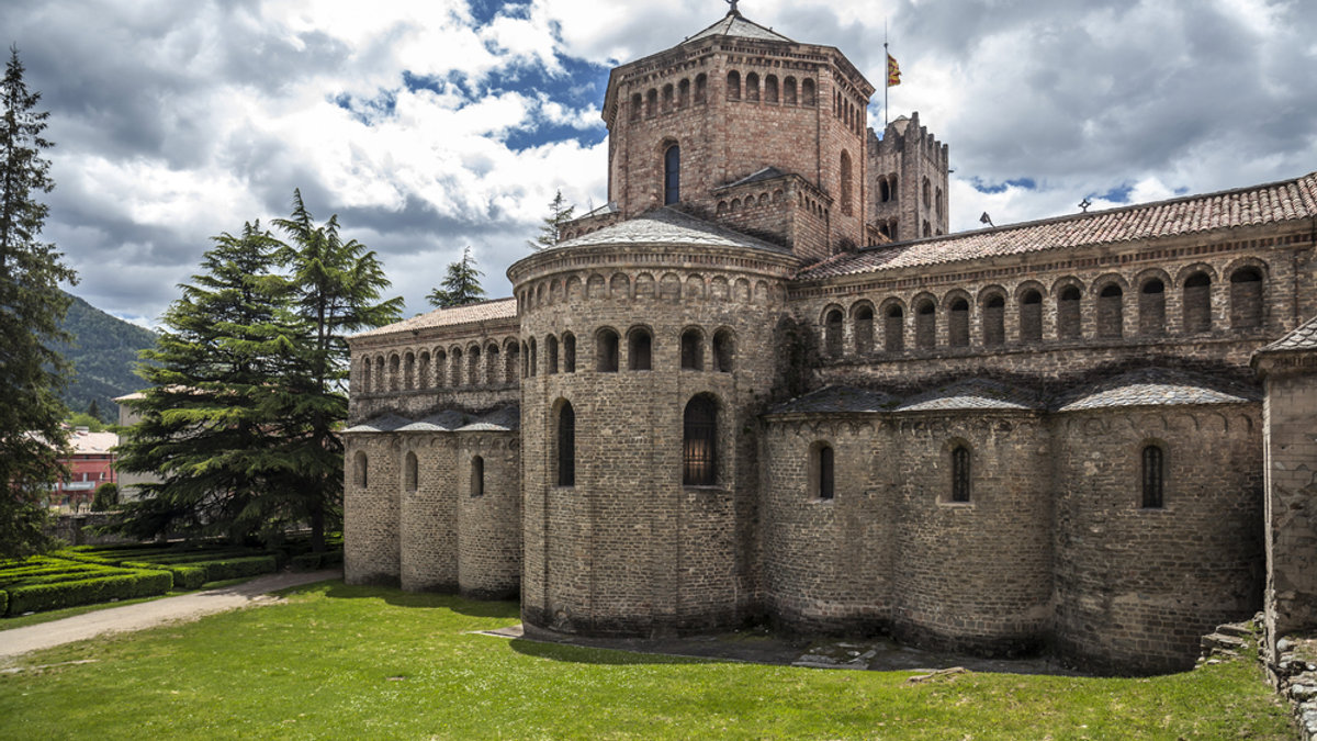Why is Romanesque art called “Romanesque”?