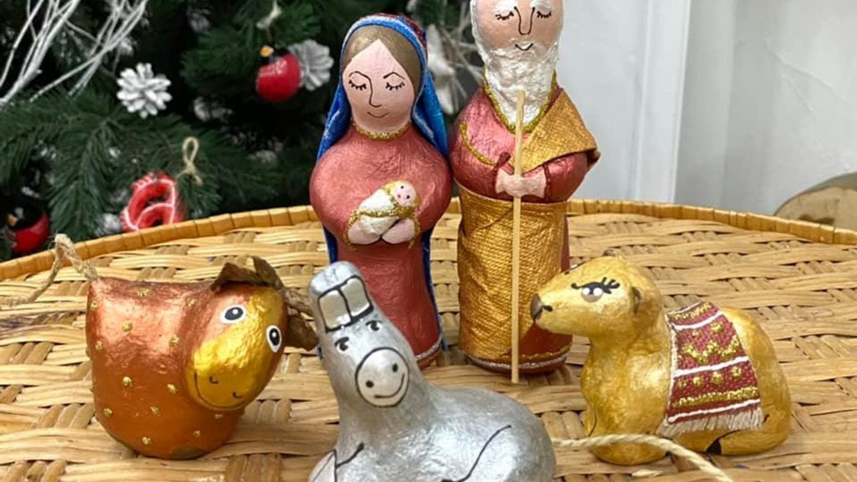 Un presepe ucraino di cartapesta