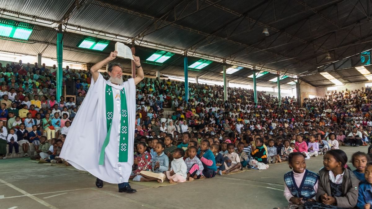 ANTANANARIVO-MADAGASCAR-OCT-07-Father-Pedro-Opeka-during-his-mass-in-his-village-of-Akamasoa-AntananarivoMadagascar-on-oct-07-2007-shutterstock