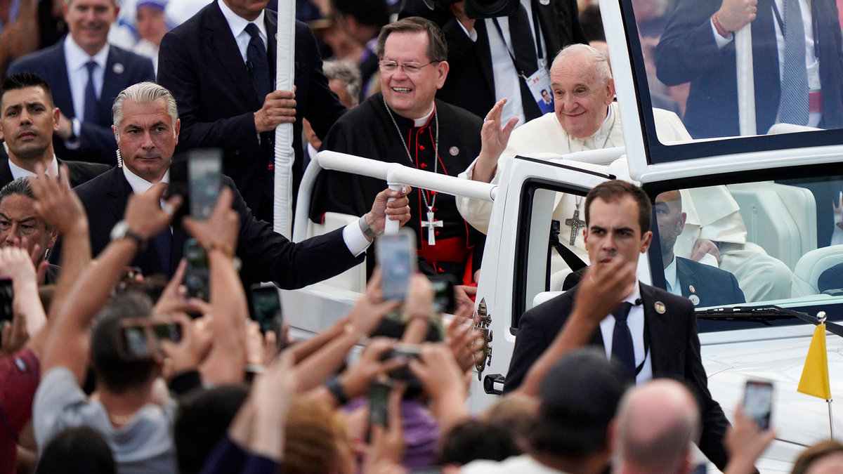 Pope-Francis-waves-to-the-crowd-as-he-departs-the-Citadelle-de-Québec-in-Quebec-City-Quebec-Canada-AFP