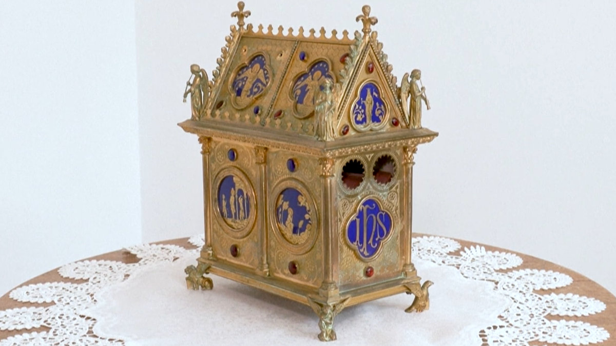 WEB3-RELIC-PRECIOUS-BLOOD-FRANCE-YOUTUBE-ARSCRONICA-FAIRUSE.png