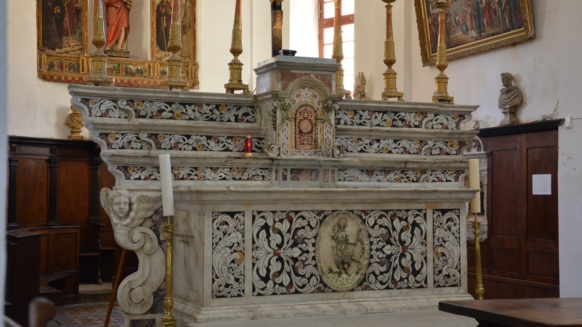 3_calvi_tabernacle_en_marbre_17e_eglise_saint_jean_baptiste_de_la_citadelle_photo_GuidiGO.jpg