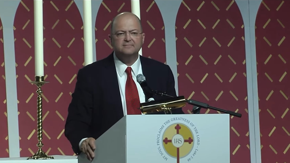 WEB3-FORMER-SWISS-GUARD-MARIO-ENZLER-YOUTUBE-KHOU11-FAIRUSE.png