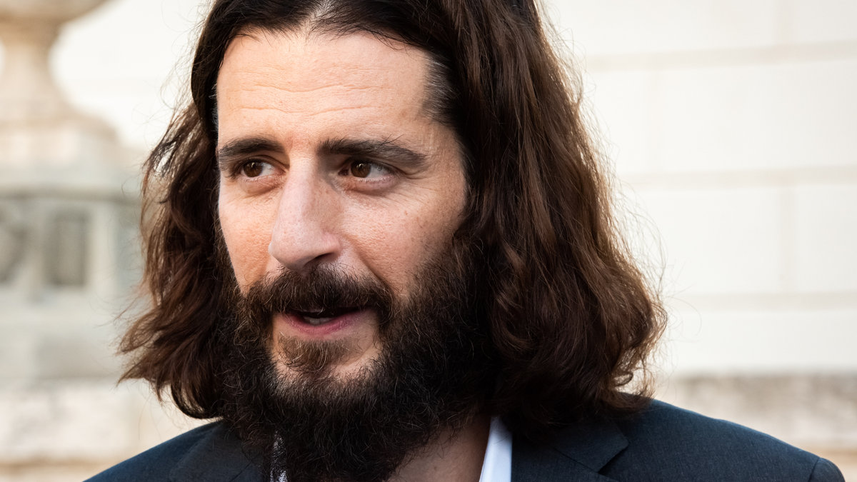 The-American-actor-Jonathan-Roumie-during-Vitae-Foundation-Summit-Antoine-Mekary-ALETEIA-AM__6584-e1677616048482.jpg