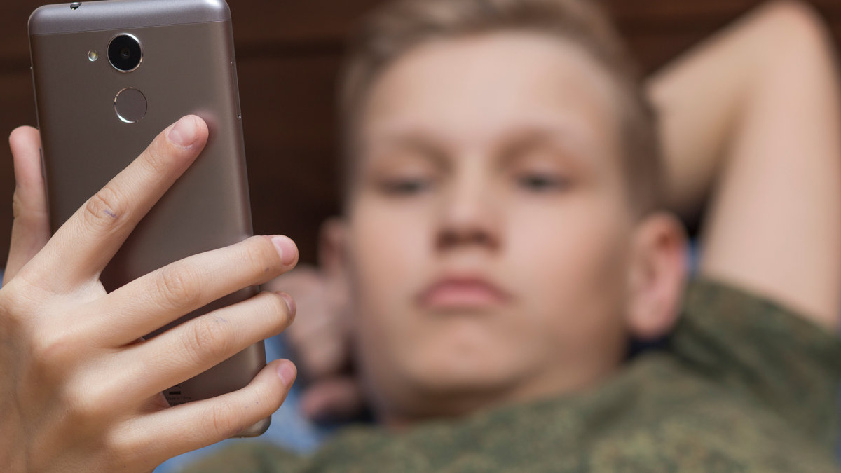 phone-teenage.jpg