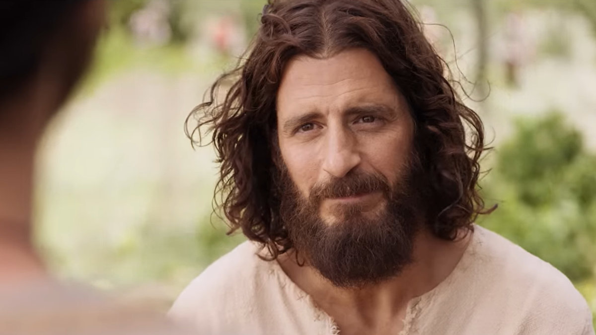 Johnathan Roumie as Christ in trailer for season 3 of The Chosen