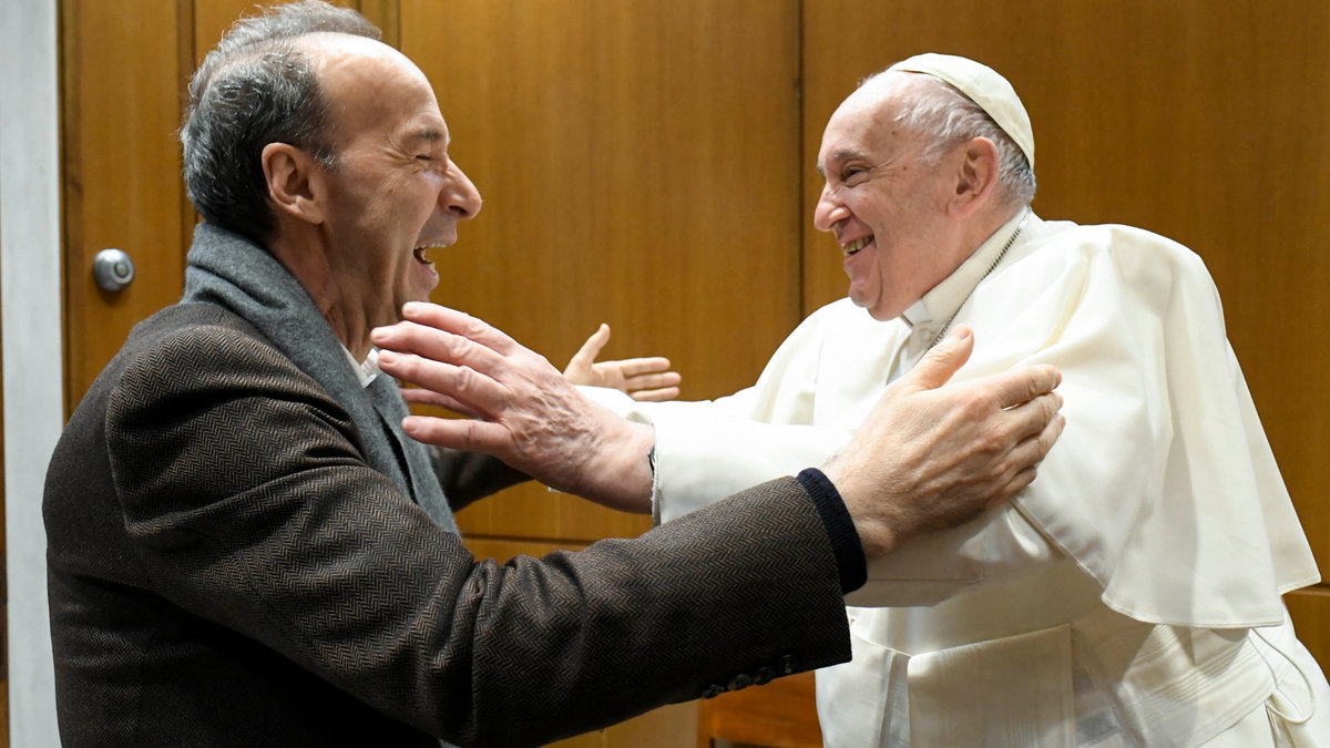 Audience-Pope-Francis-and-Roberto-Benigni
