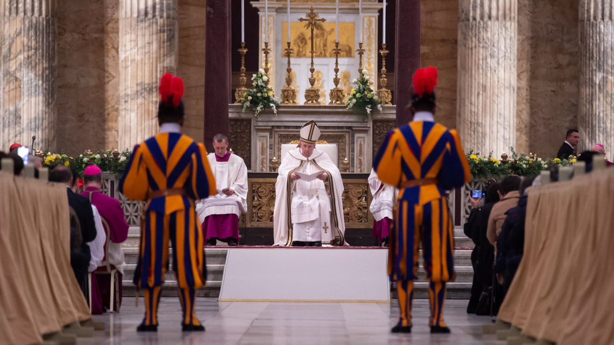 Pope-Francis-presides-over-a-mass-for-the-Solemnity-of-the-Conversion-of-St-Paul