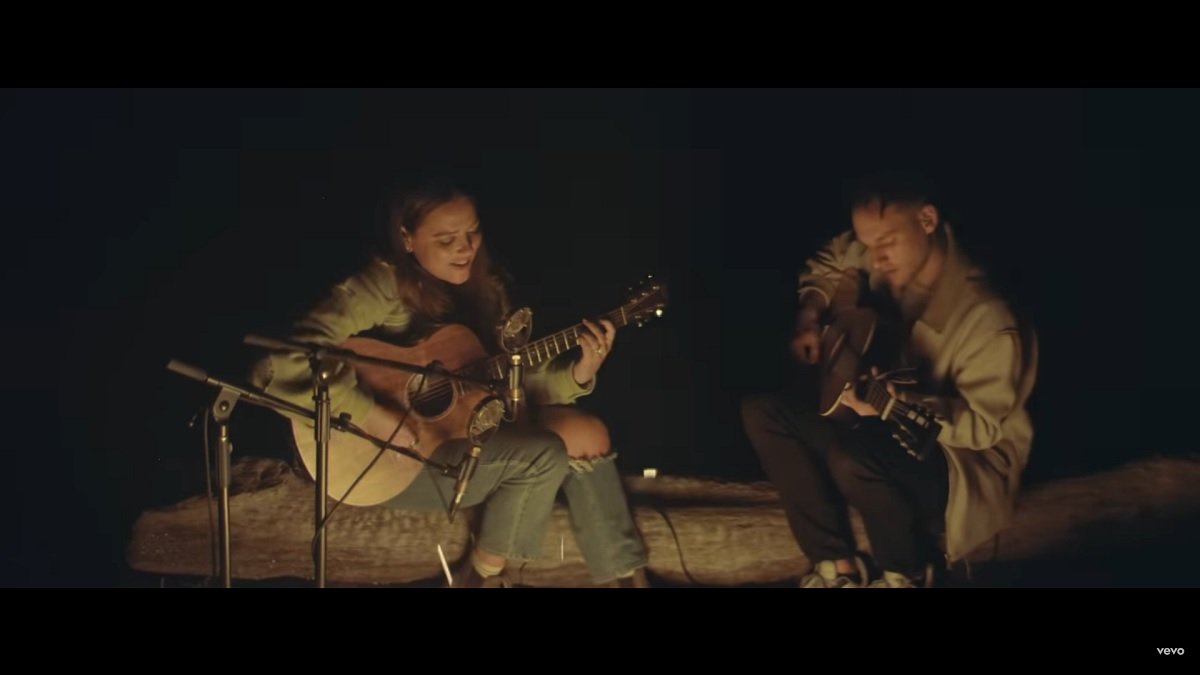 Leanna Crawford "How Can You Not"