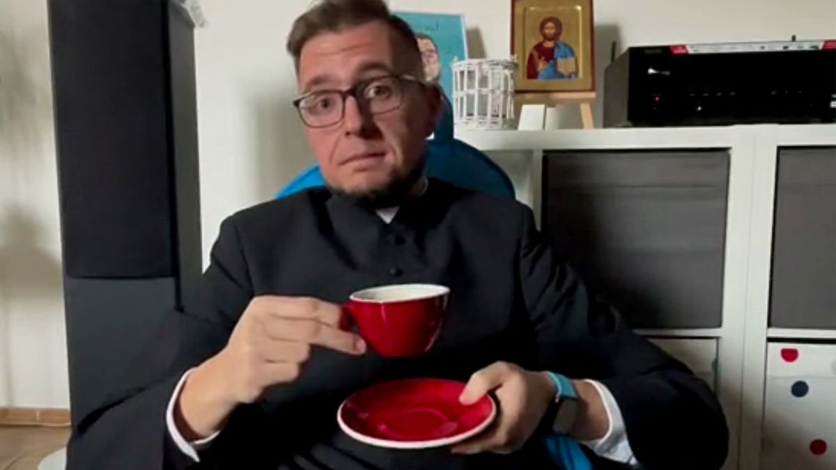 Ksiądz Kamil Kuchejda, czyli Ksiądz z fotela