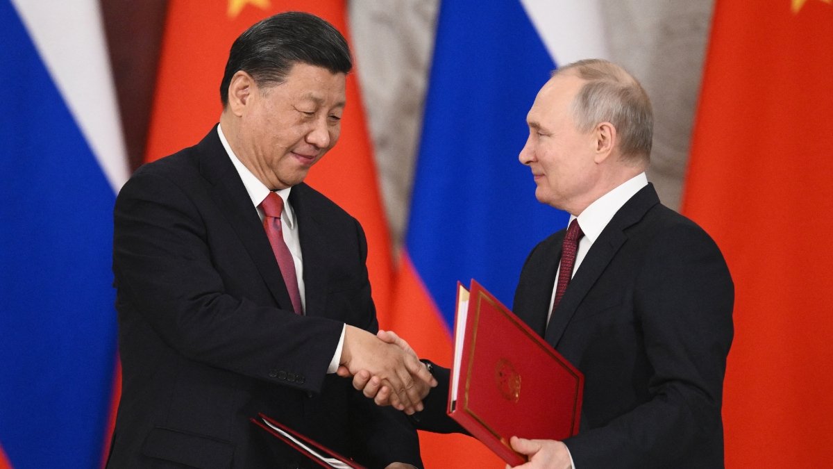 poutine-jinping000_33BR8ZW