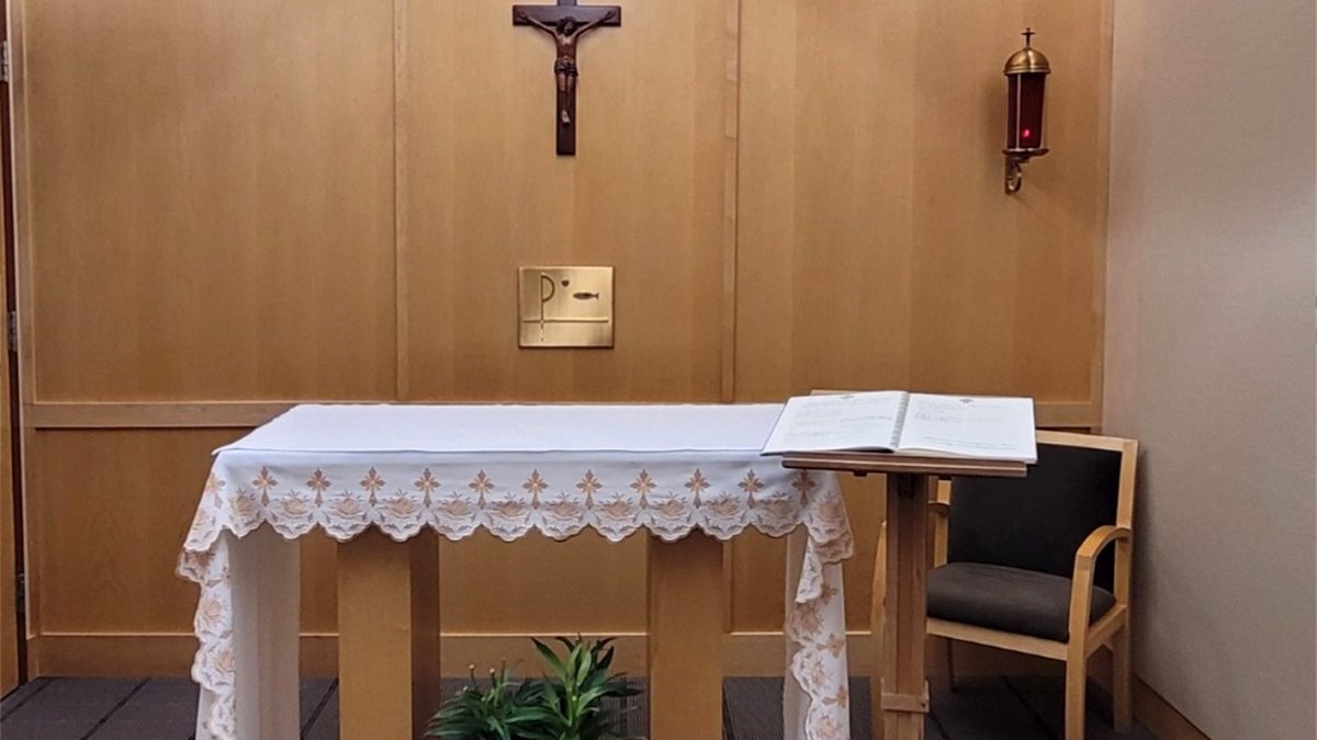 St. Francis Hospital, Oklahoma, Chapel and sanctuary candle