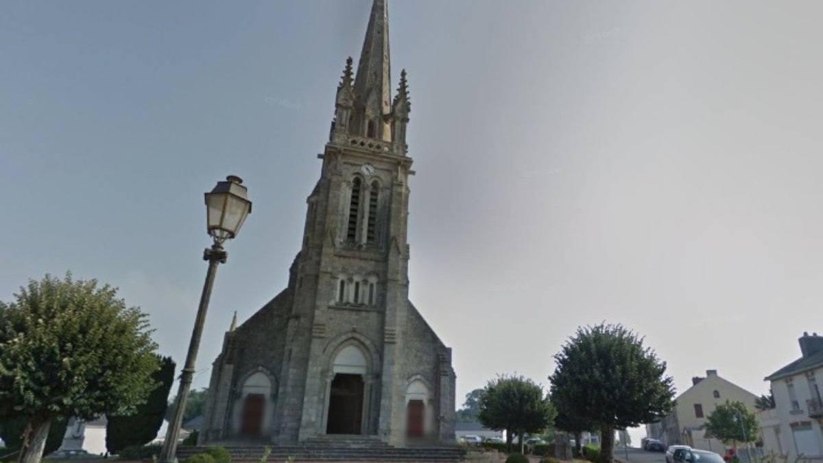 Notre-Dame-de-Rocheserviere.jpg