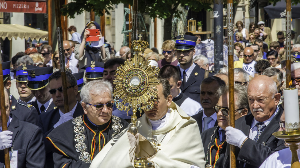 corpus-christi-day-poland-shutterstock_660486868.jpg