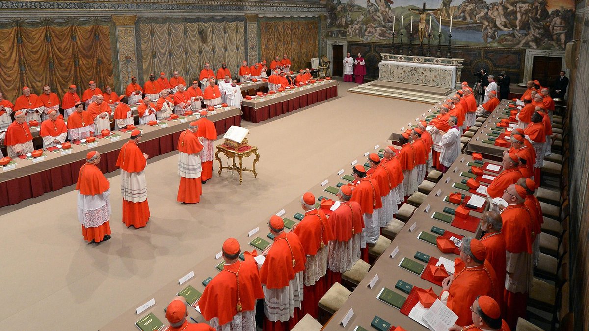 VATICAN-CARDINALS-POPE-CONCLAVE-MARCH-2013-AFP-000_DV1436261-edited.jpg