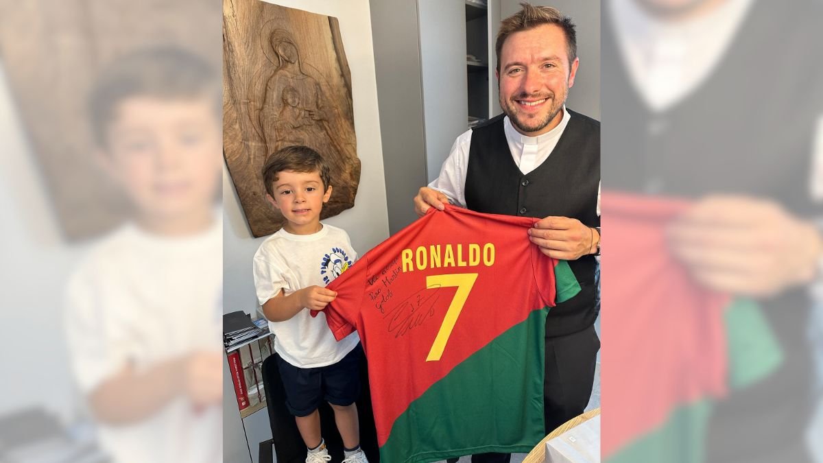 martin golob with jersey of cristiano ronaldo