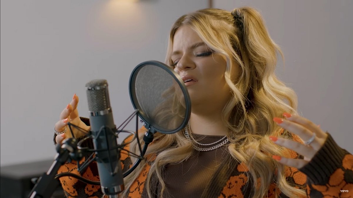Anna Golden "Take it to Jesus" music video