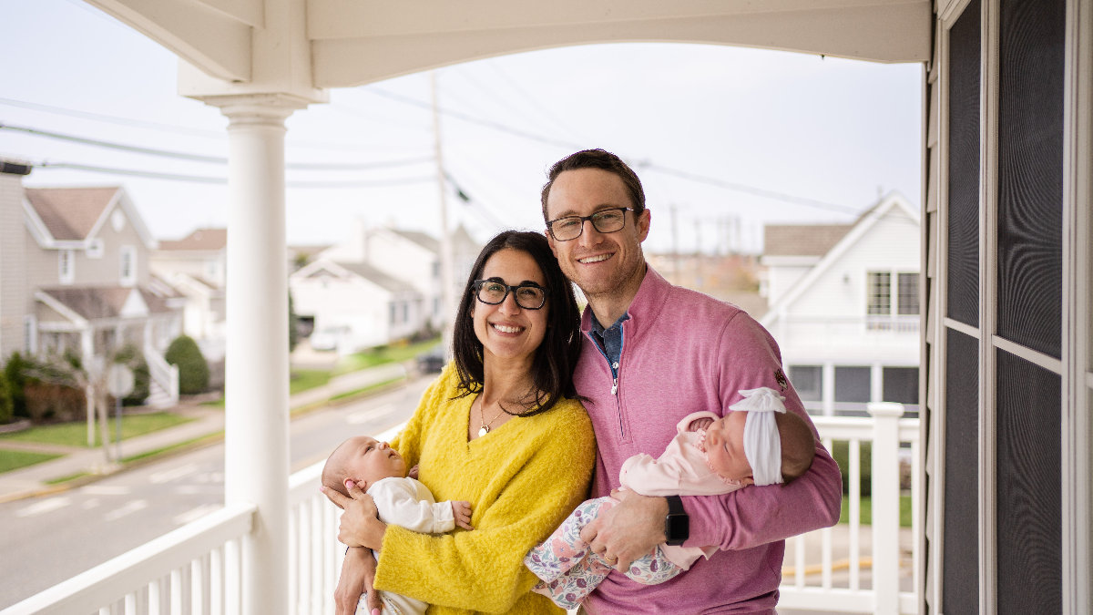 babies-twins-mom-dad