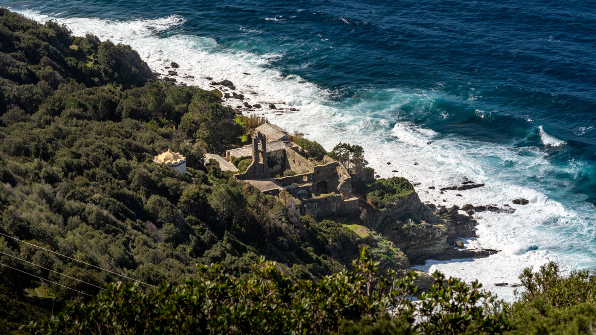 COUVENT-SAINT-FRANCOIS-NONZA-CORSE-shutterstock_1948216030