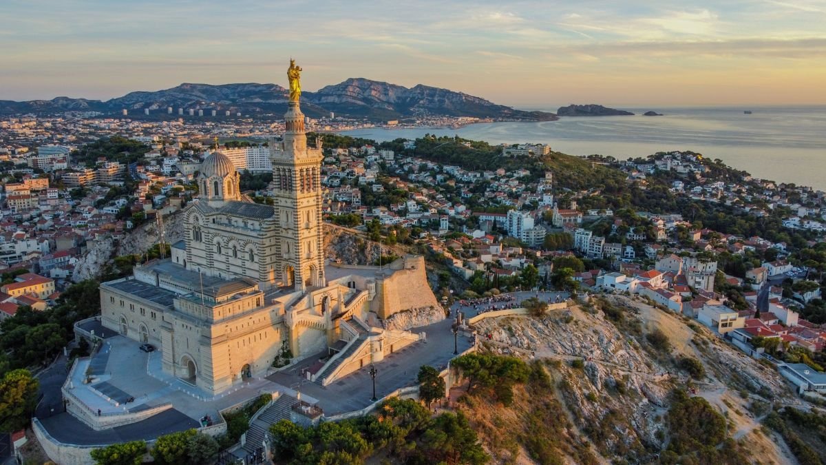 NOTRE-DAME-DE-LA-GARDE-PAPE-MARSEILLE