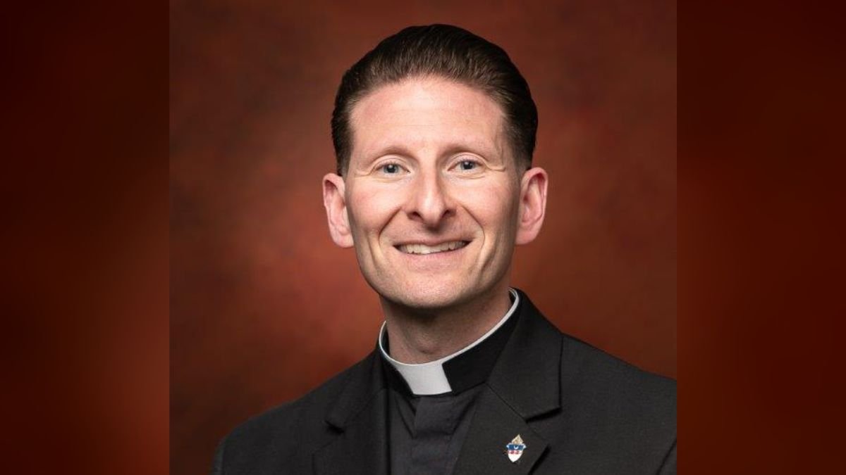 Ks. Peter Julia