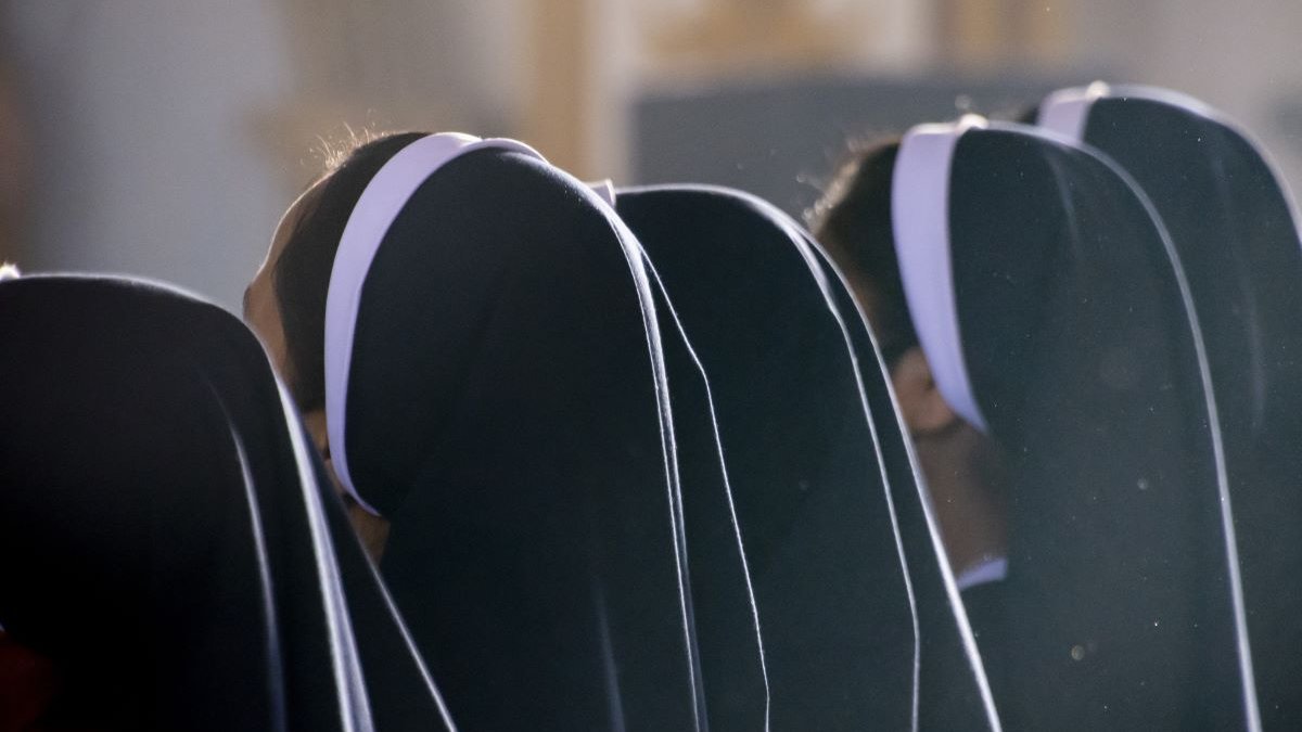 nun-veil-consecrated-life