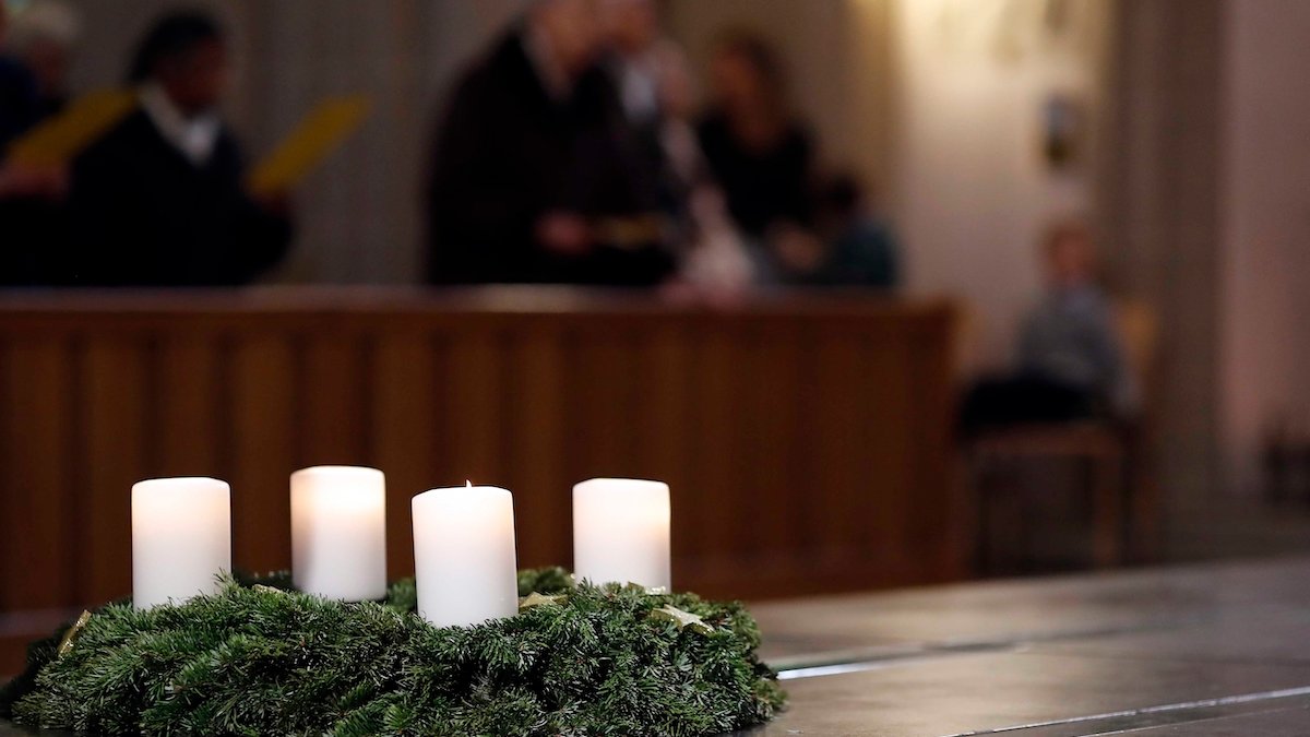 messe avent couronne