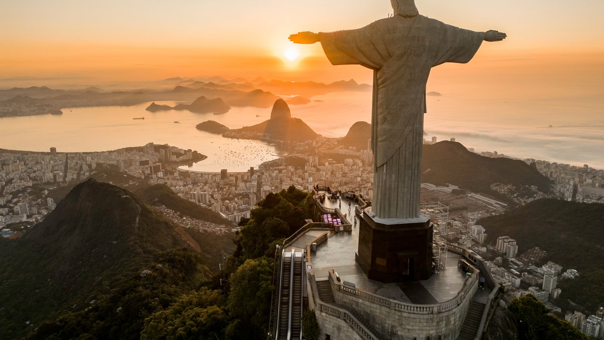 Rio Christ the Redeemer statue