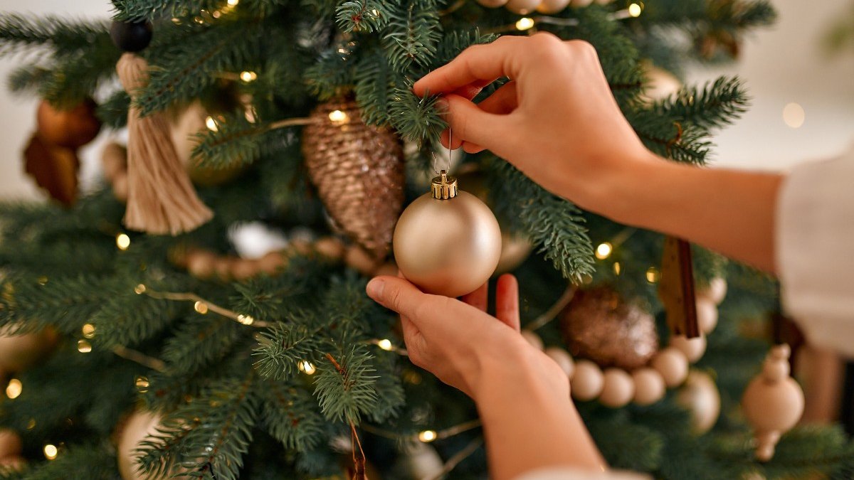 CHRISTMAS-TREE