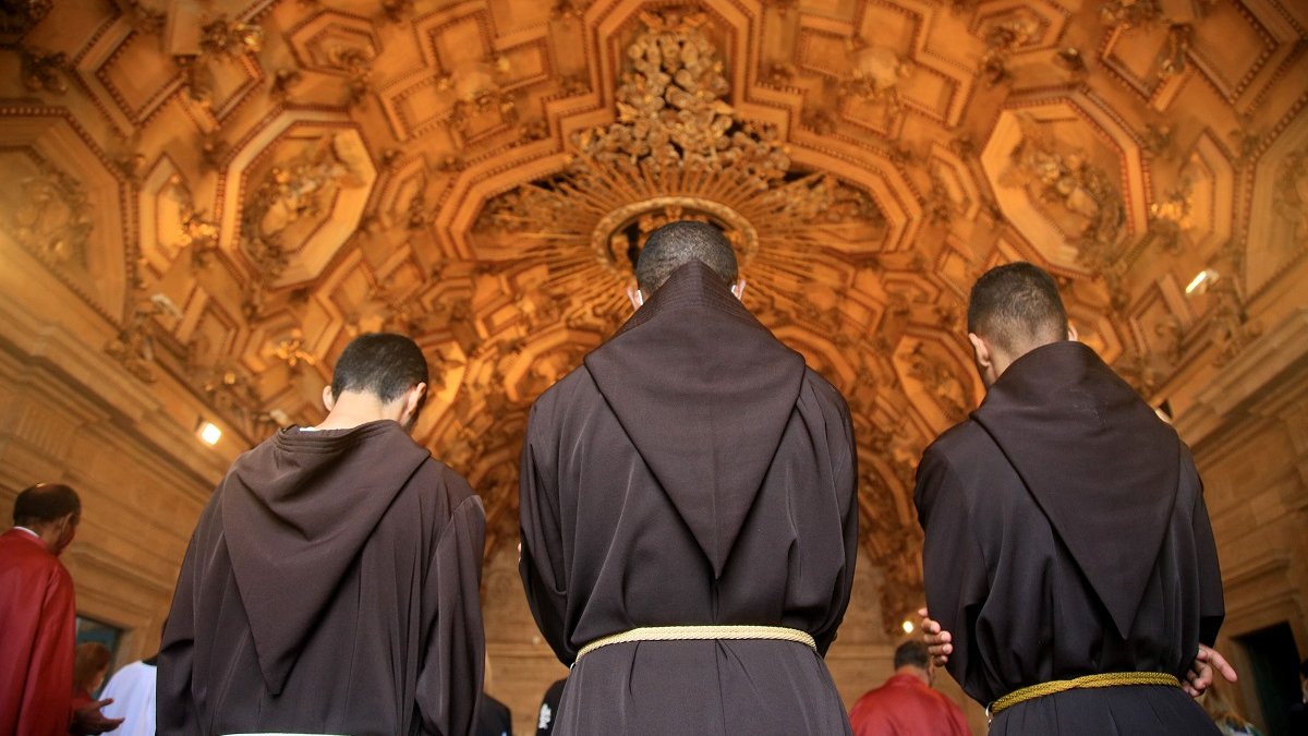 Hábitos franciscanos