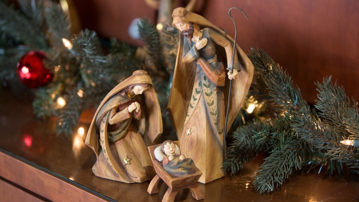 sainte-famille-creche.jpg