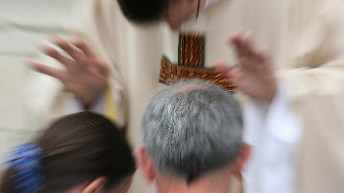 BLESSING-COUPLE-PRIEST.jpg