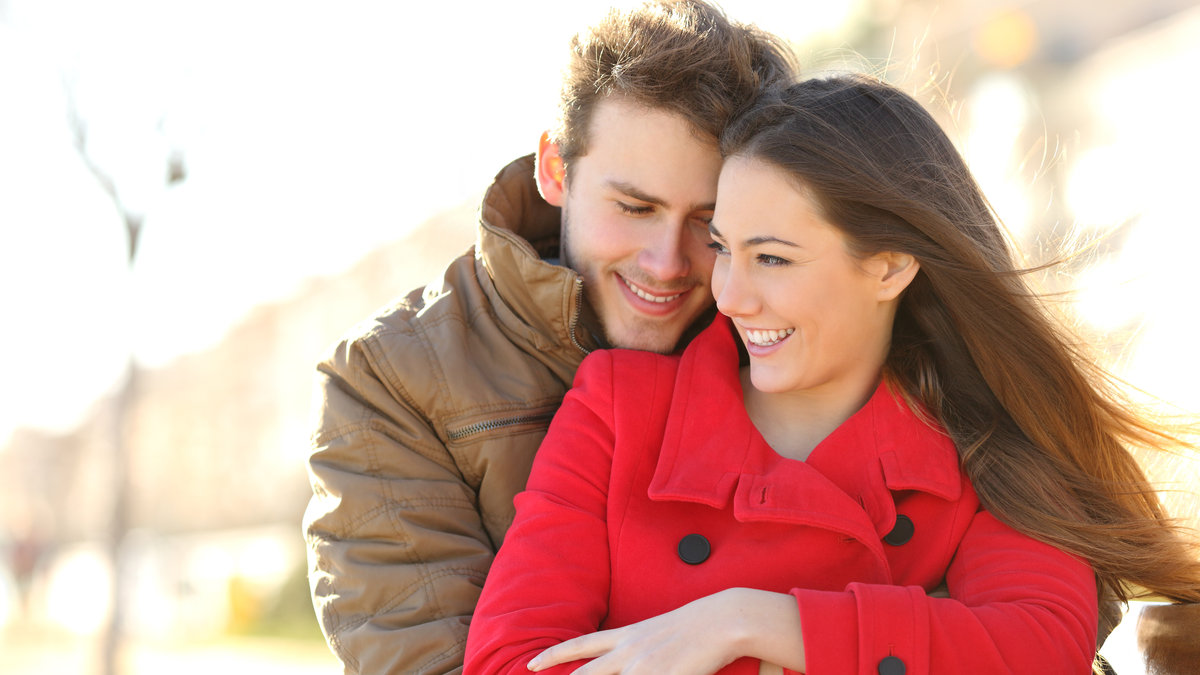 COUPLE-JEUNE-shutterstock_255592663