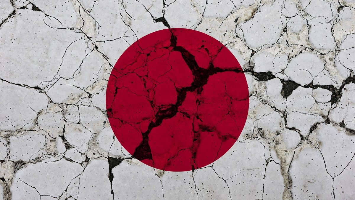 Japan Flag cracks earthquake