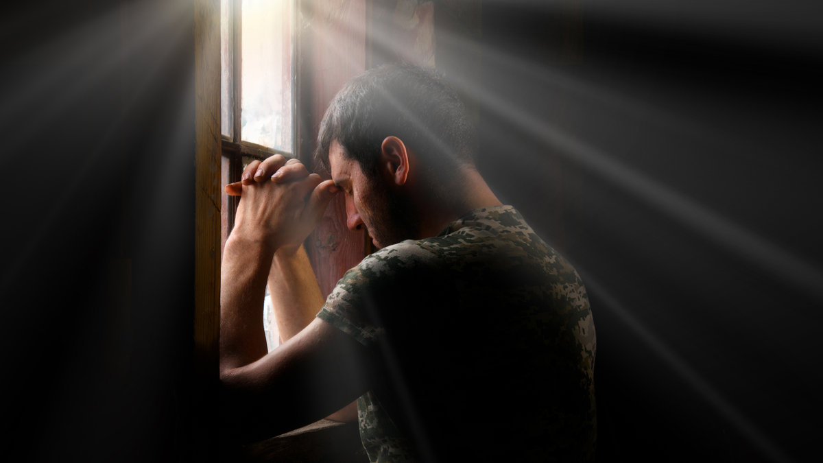 Worry-human-feel-lost-despair-frown-upset-warfare-believe-concept