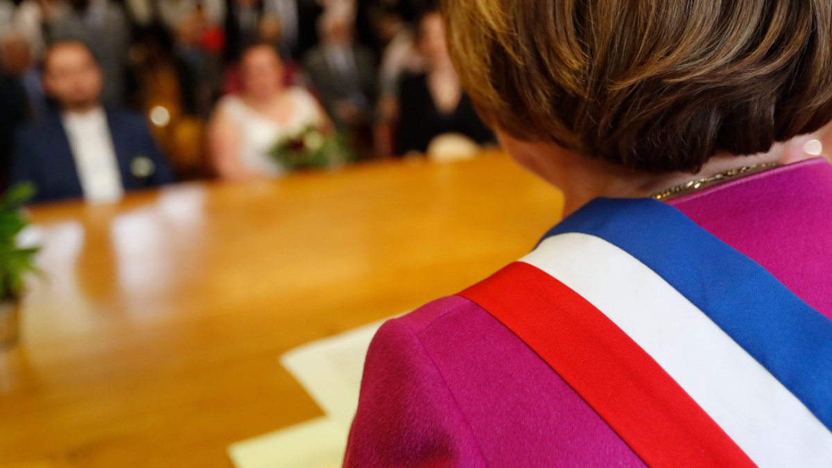mariage, mairie, mariage civil, maire, mariés