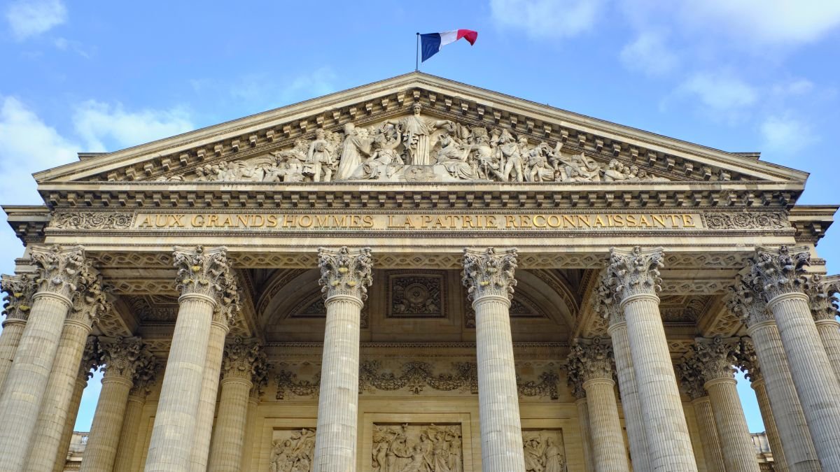 PANTHEON-DEVISE-SHUTTERSTOCK