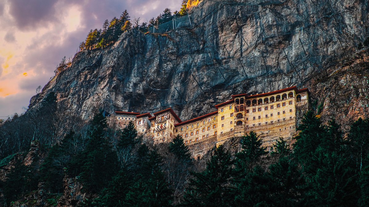 Sumela-Monastery-Turkish-Sumela-Manastiri-is-a-Greek-Orthodox-monastery-in-the-Macka-district-of-Trabzon-Province-in-modern-Turkey..jpeg