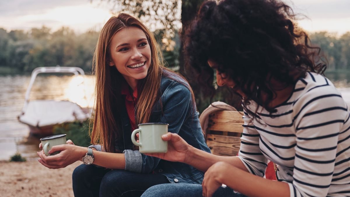friends-talking