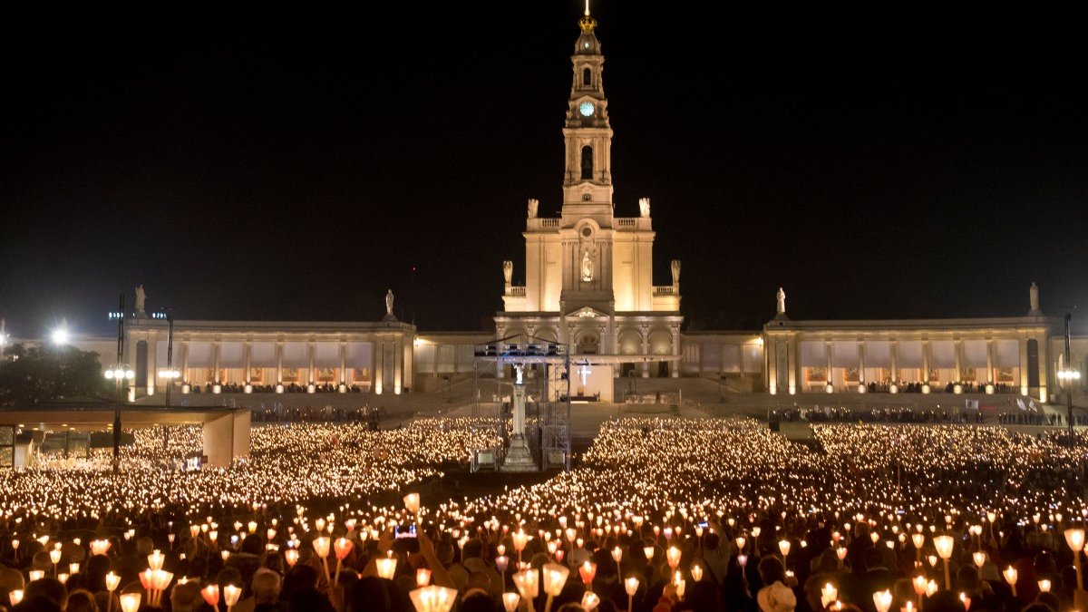 FATIMA-shutterstock_1722981085.jpg