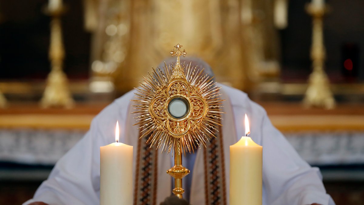 adoration.jpg