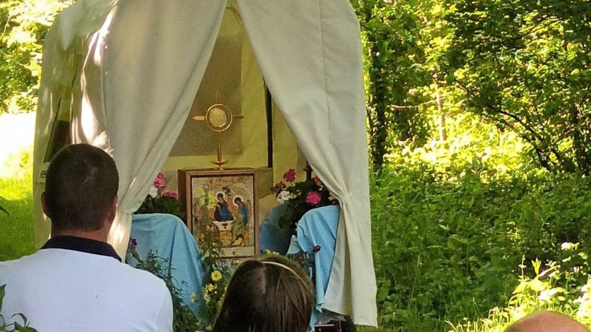 roulotte-eucharistique.jpg