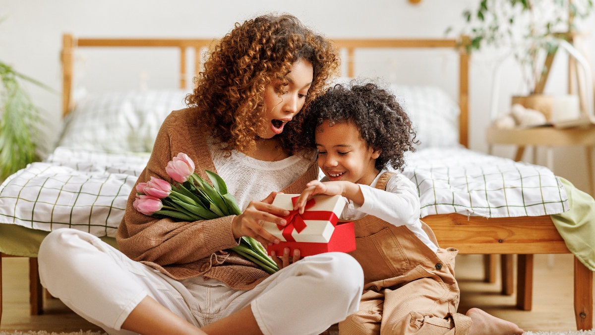 mom-child-gift-